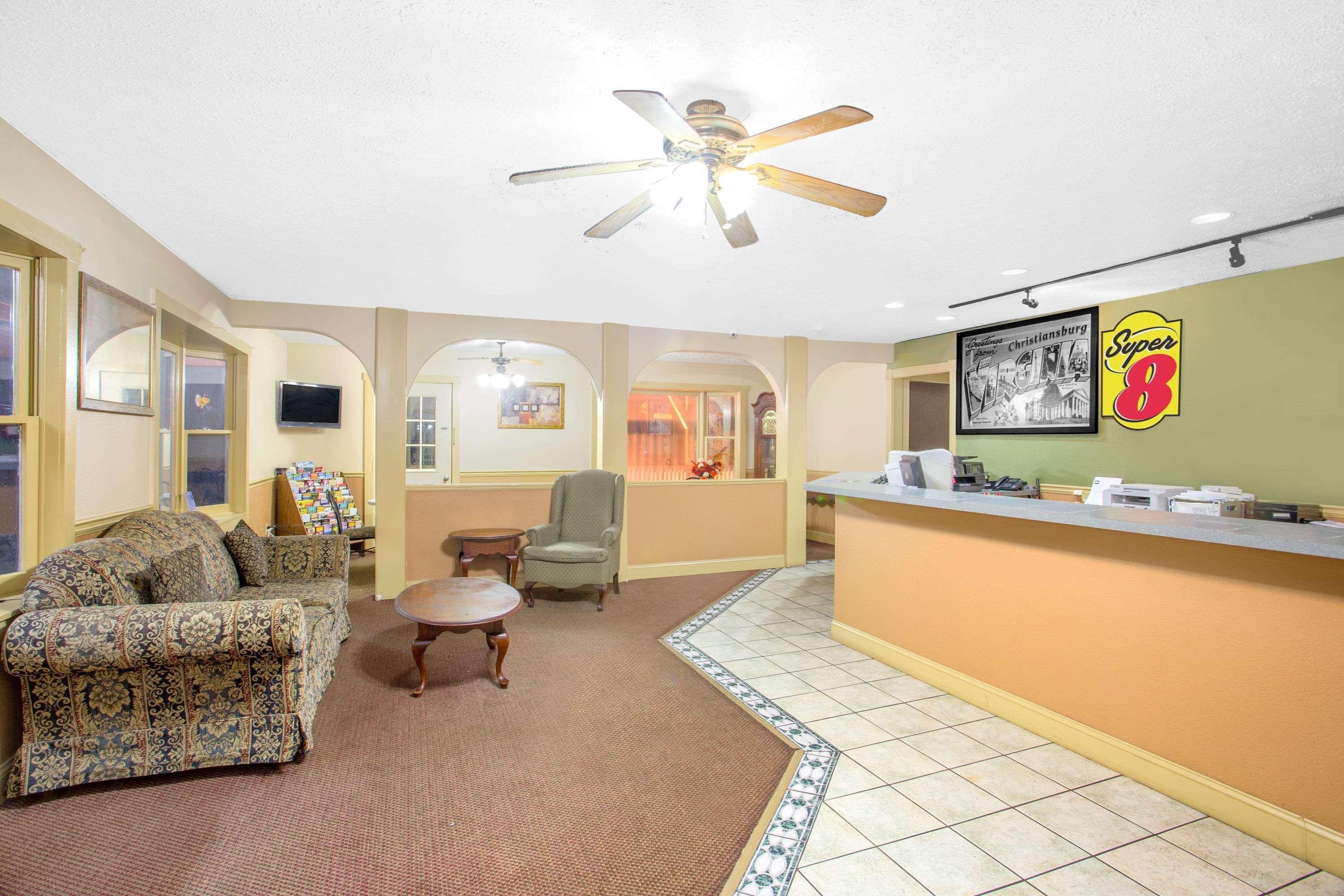 Super 8 By Wyndham Christiansburg Motel Buitenkant foto