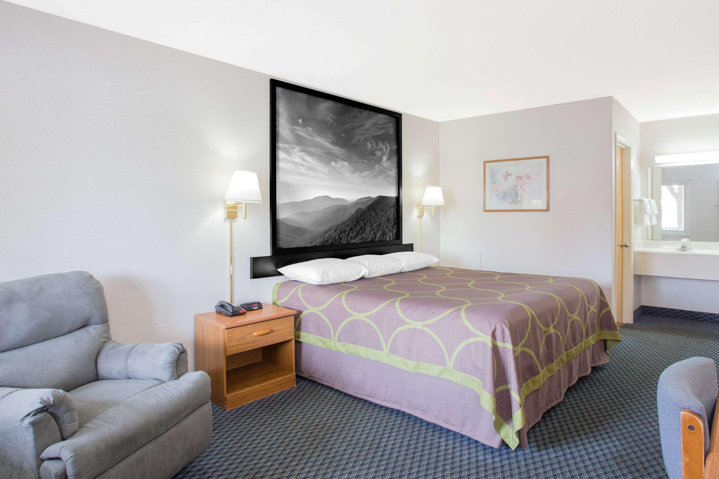 Super 8 By Wyndham Christiansburg Motel Buitenkant foto