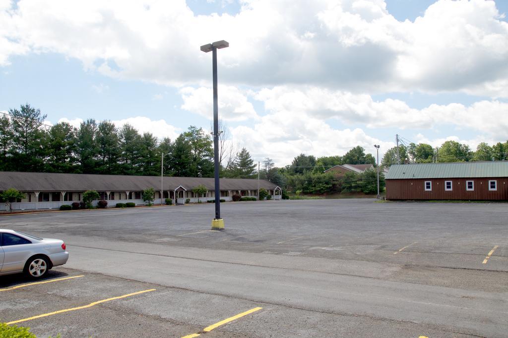 Super 8 By Wyndham Christiansburg Motel Buitenkant foto